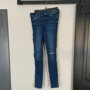 H&M Distresses Skinny Jeans